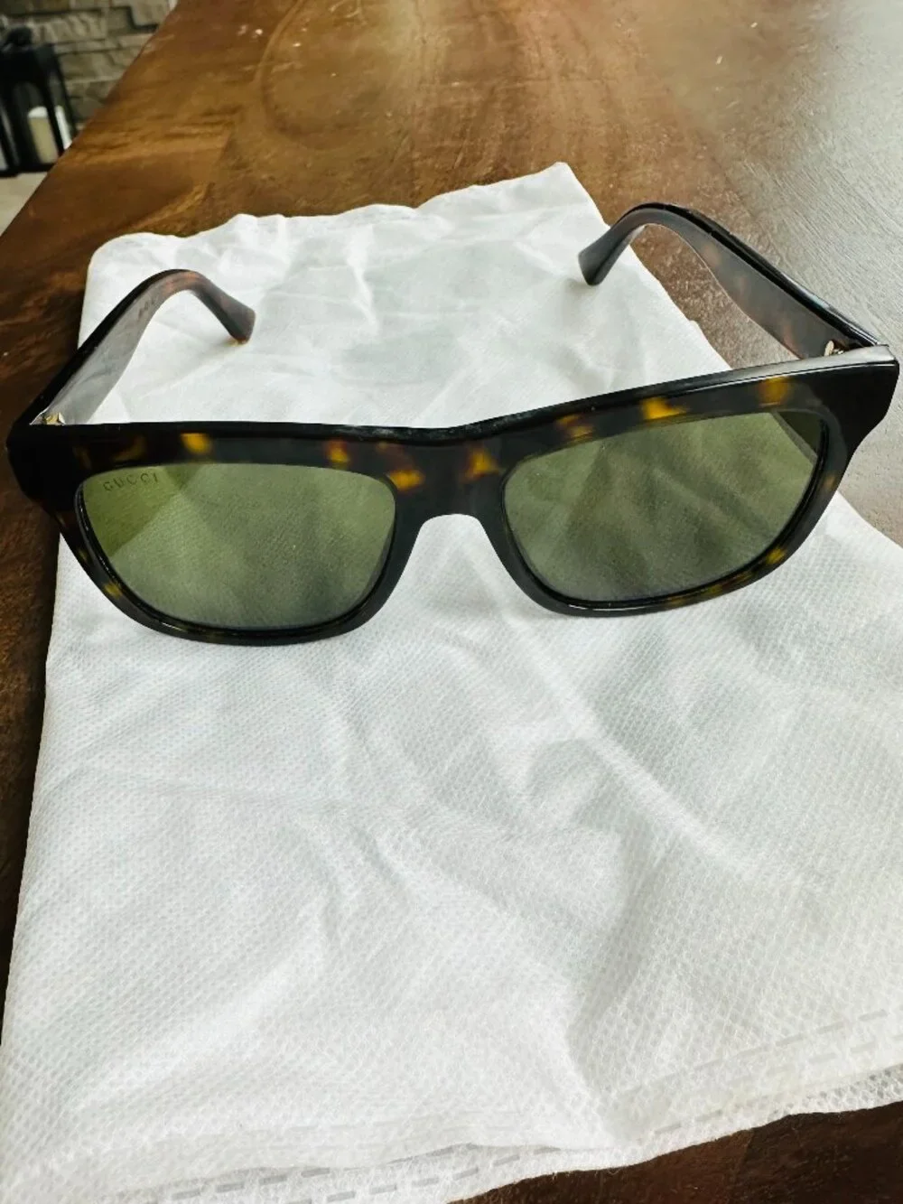 Gucci Tortoise Shell Sunglasses – Iconic Gold Bee Logo GG0034S - Picture 7 of 12